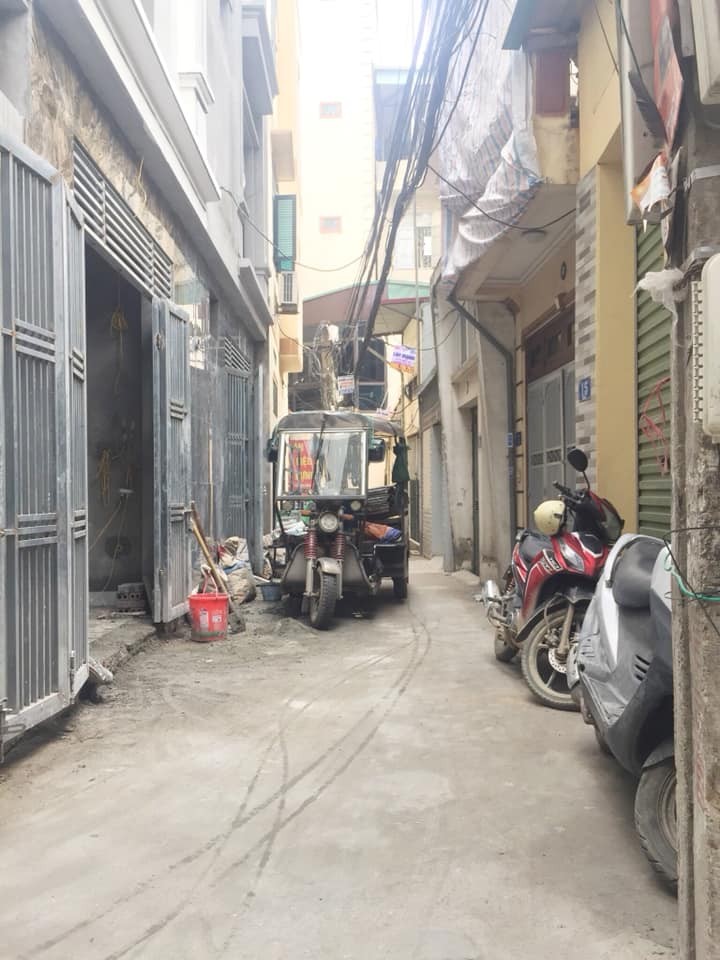 Nhà mới xây đang hoàn thiện, ngõ Vĩnh Hưng ô tô đỗ cửa,30mx5 tầng 2,9 tỷ