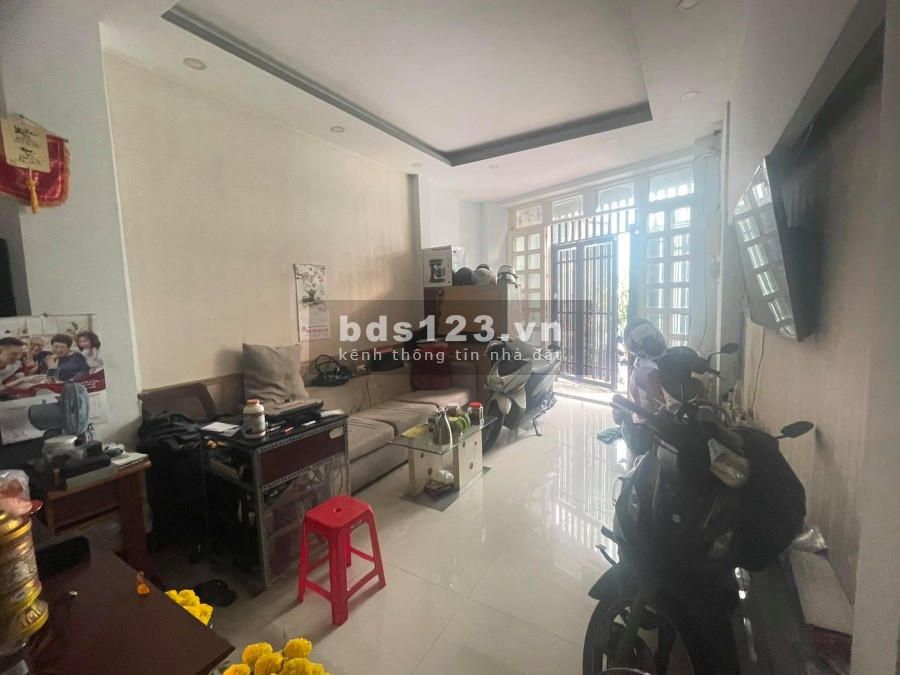 "Nhà giảm chào cần bán gấp 48m2 3 lầu BTCT giá 6.4 tỷ P9 Tân Bình
