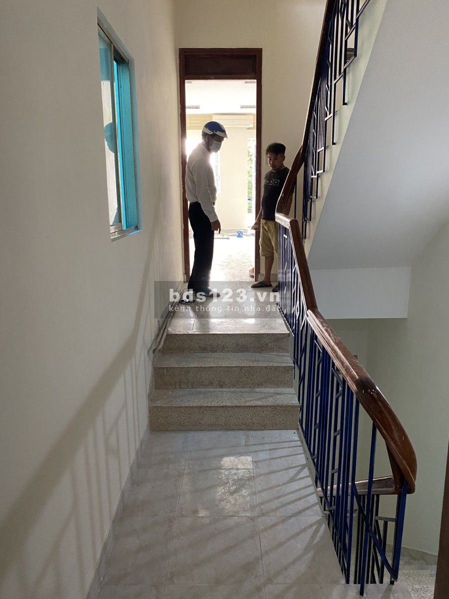 Nhà MT Đẹp Khu Miếu Nổi 4x20 Trệt 3L ST Giá 33 triệu/tháng