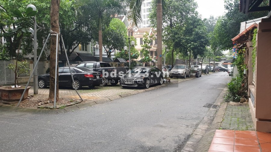 Bán biệt thự Nhân Chính, Thanh Xuân. 135m2 5T thang máy MT9m nhỉnh 25 tỷ