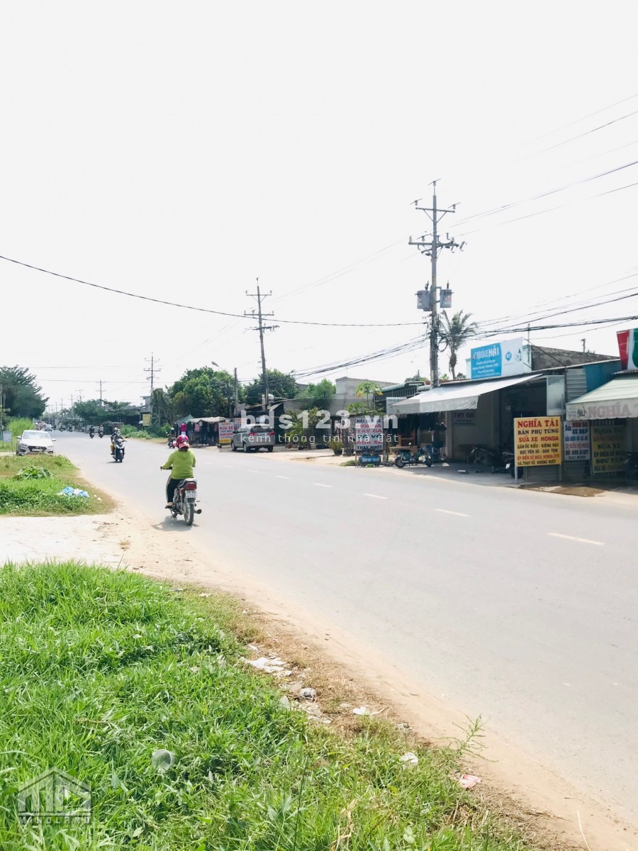 Bán nhà dt: 10x68m mặt tiền đường tỉnh lộ 823, X.Đức lập thượng, H.Đức Hòa, Long An