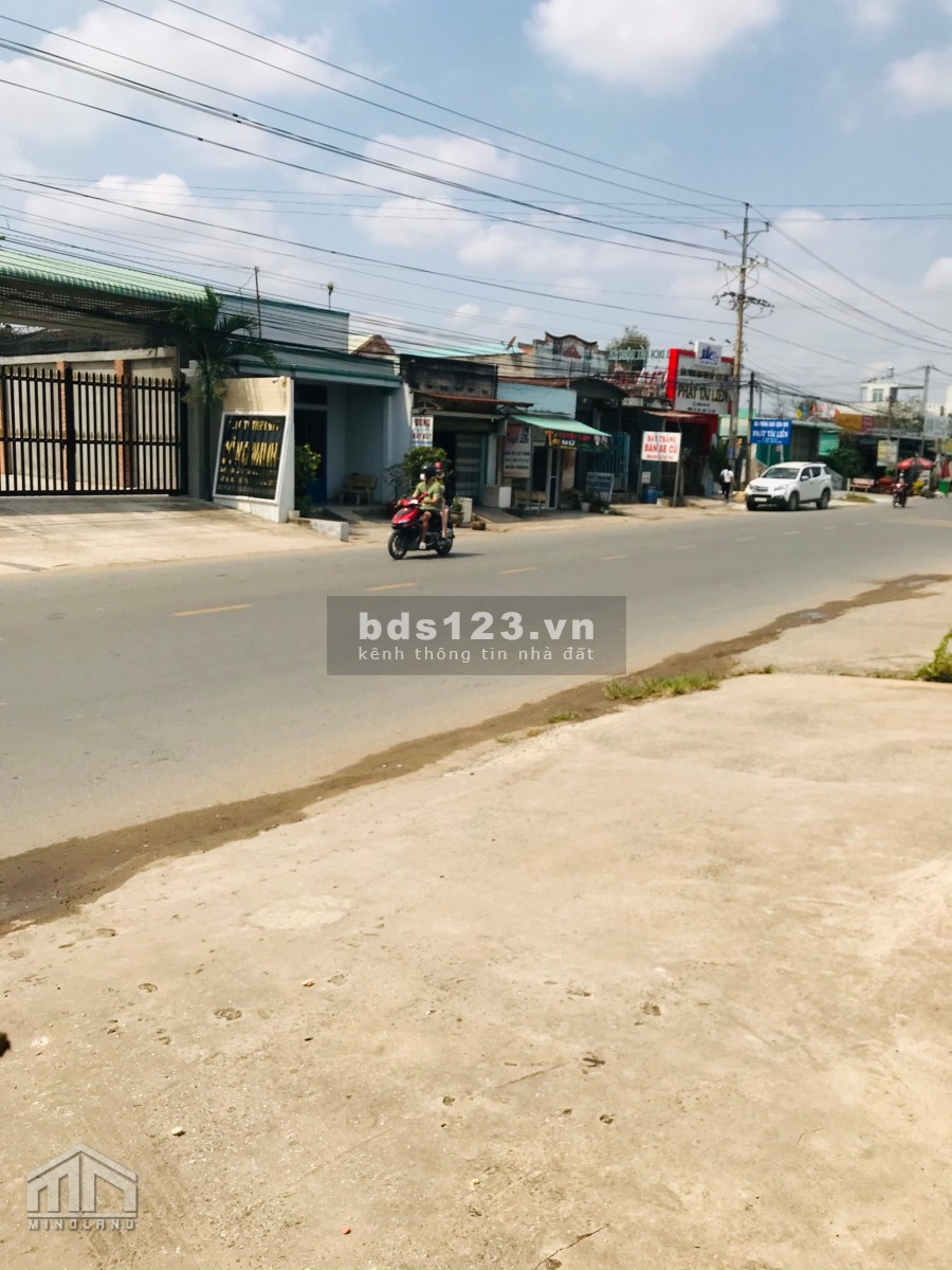 Bán nhà dt: 10x68m mặt tiền đường tỉnh lộ 823, X.Đức lập thượng, H.Đức Hòa, Long An