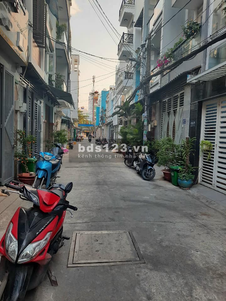 Chính chủ cần bán nhà đường Lạc Long Quận 11 3 tầng BTCT 3 tỷ 5