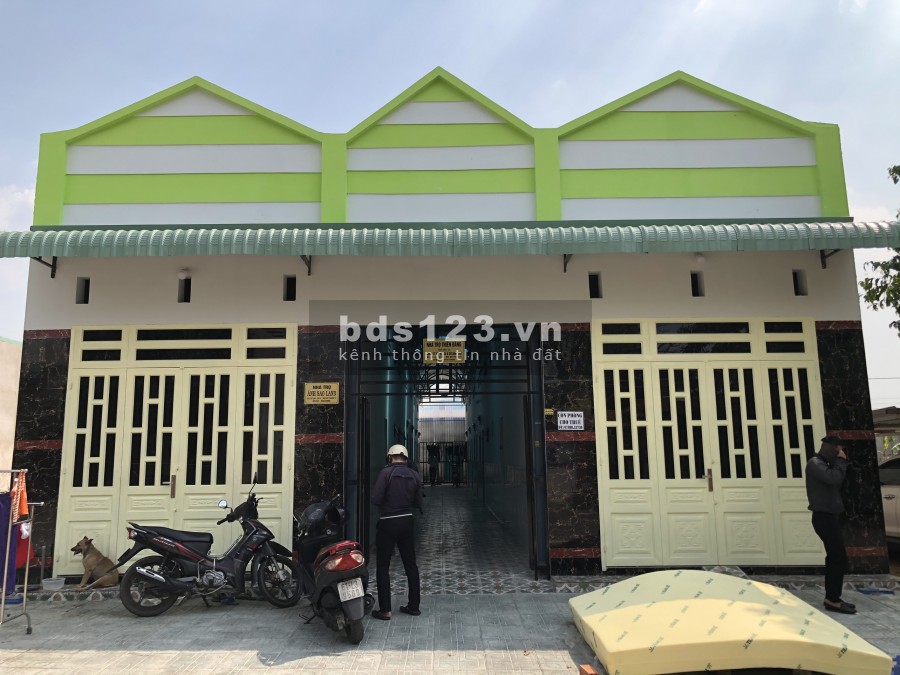 Cần bán gấp 2 dãy trọ 300m2 MT gần Chợ, Đông dân Trong KCN