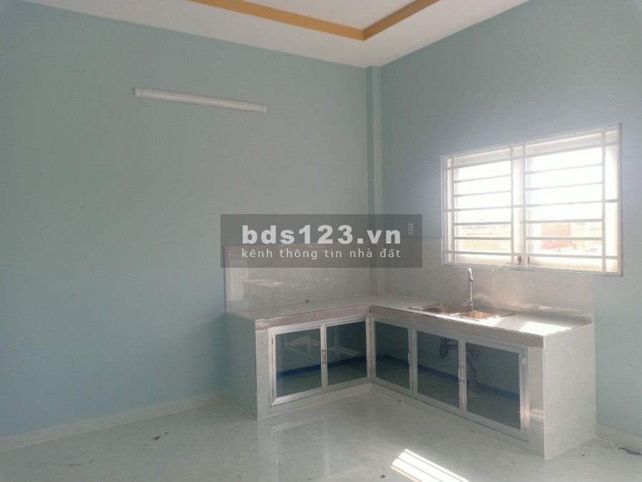 Nhà mặt tiền đường xe hơi vô tận nhà. Đất ở xã Tân Lân huyện Cần Đước tỉnh Long An