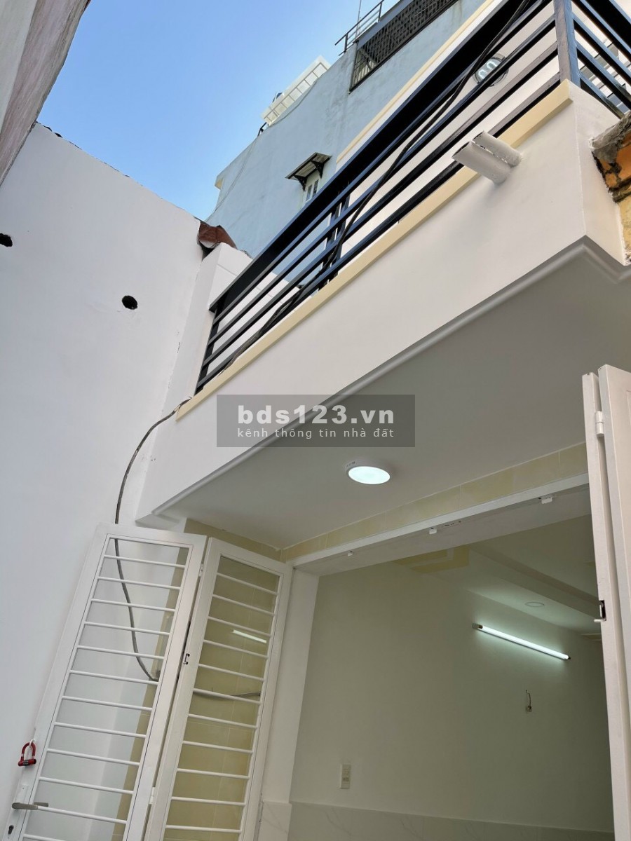 Bán nhà Hot không có căn thứ 2 trong khi phân lô Quận Gò Vấp, giá chỉ 2 tỷ 950