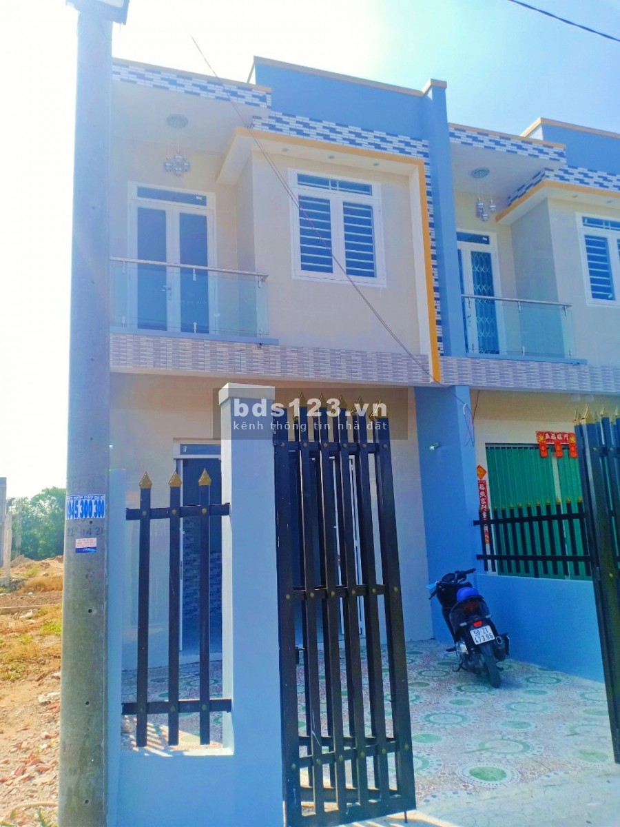 Nhà mặt tiền đường xe hơi vô tận nhà. Đất ở xã Tân Lân huyện Cần Đước tỉnh Long An