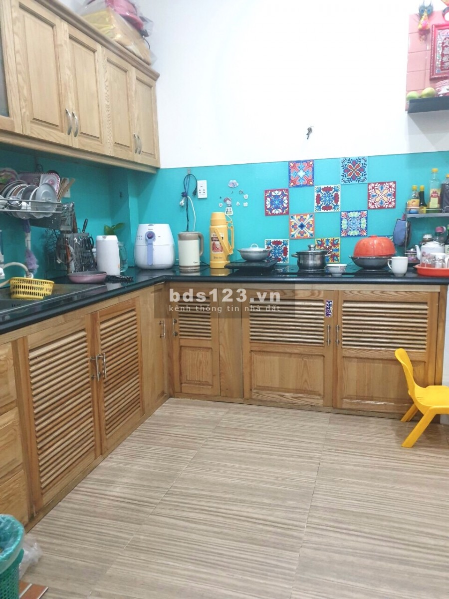 Cần cho thuê Nhà nguyên căn 1 trệt 2 Lầu ST Hẻm Ông Ích Khiêm, Quận 11, 4x13,5m. Giá 9triệu/tháng