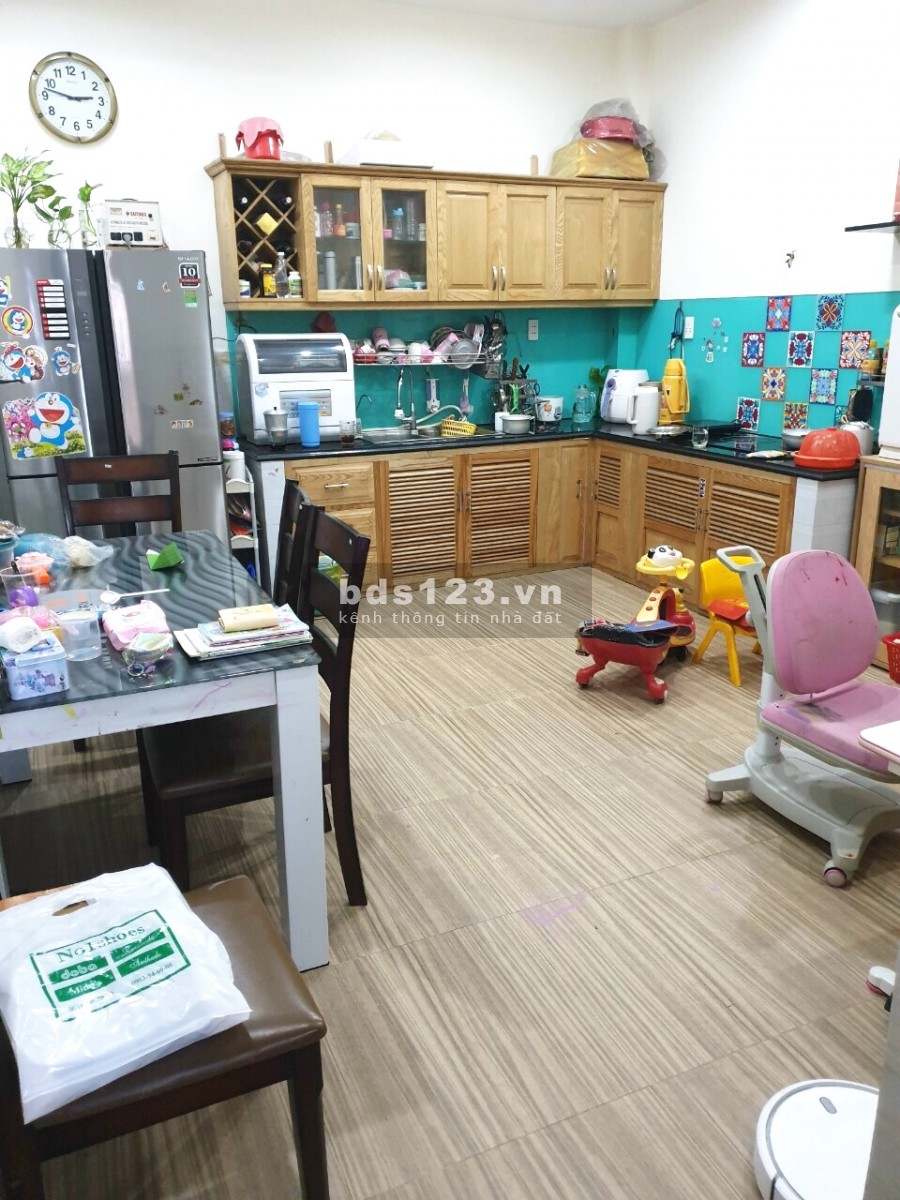Cần cho thuê Nhà nguyên căn 1 trệt 2 Lầu ST Hẻm Ông Ích Khiêm, Quận 11, 4x13,5m. Giá 9triệu/tháng