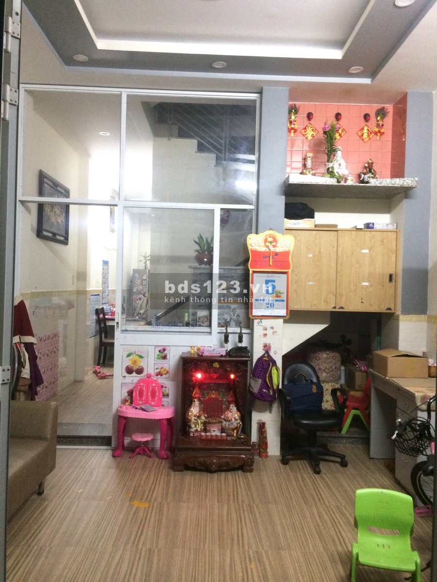 Cần cho thuê Nhà nguyên căn 1 trệt 2 Lầu ST Hẻm Ông Ích Khiêm, Quận 11, 4x13,5m. Giá 9triệu/tháng