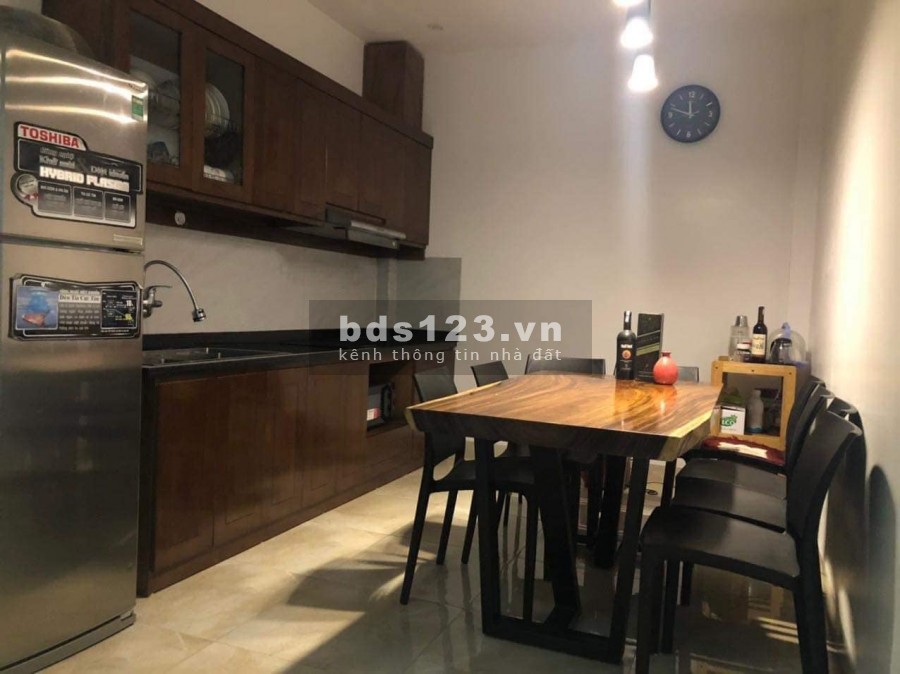BÁN NHÀ LÔ GÓC, KHÂM THIÊN, QUẬN ĐỐNG ĐA. DT 60M*4T. GIÁ 5,3 TỶ.