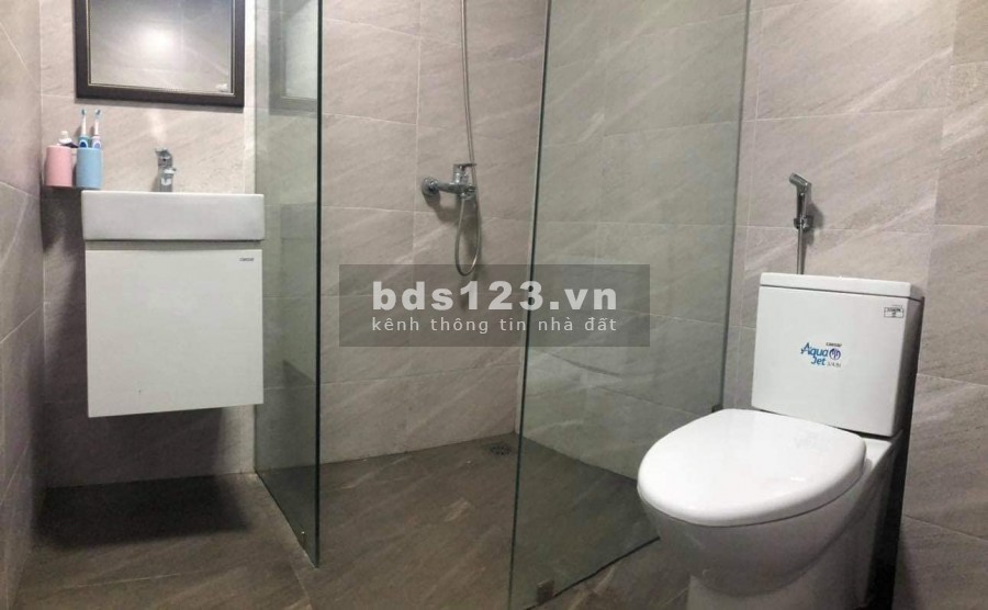 BÁN NHÀ LÔ GÓC, KHÂM THIÊN, QUẬN ĐỐNG ĐA. DT 60M*4T. GIÁ 5,3 TỶ.