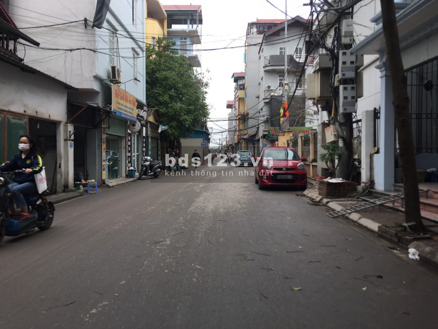 Bán gấp 50m đất tái định cư phố Trạm. Khủng hoảng bán gấp