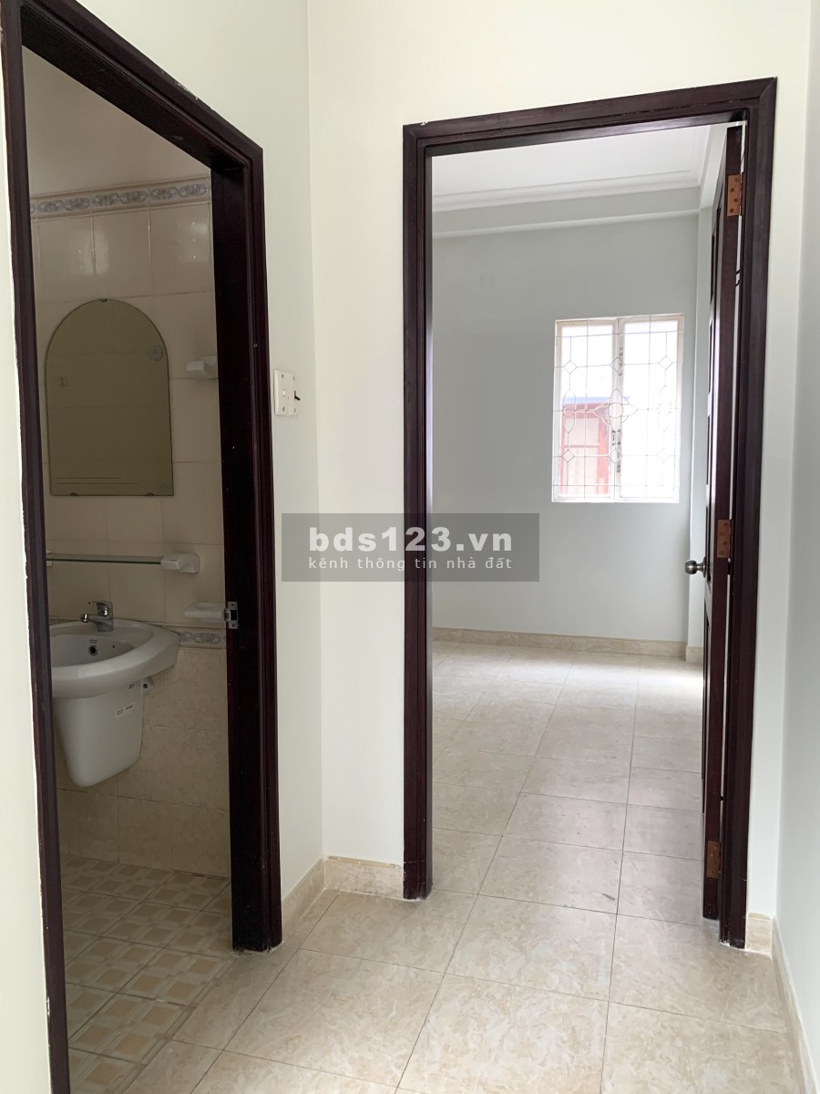 Nhà Nguyễn Hữu Cảnh, phường 22, dt 3.8x20m 4 sàn gồm 6 phòng 6wc, nhà mới.
