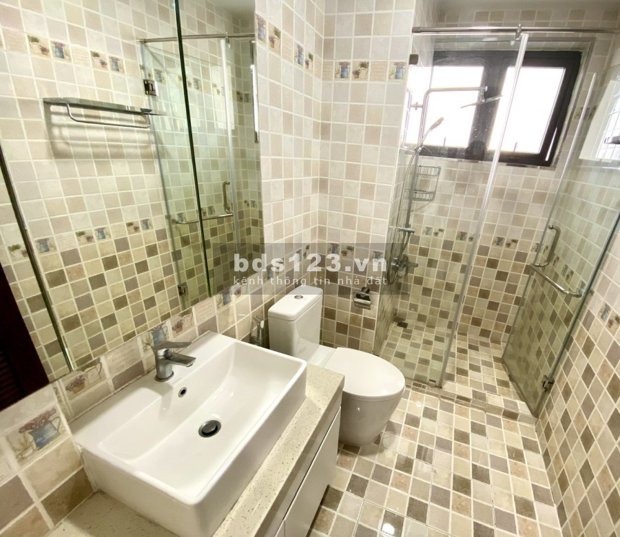 Gia Đình Cần Bán Villas Hà Đô Centrosa Q.10. DT : 5.5m x 16m . Trệt 2 Lầu ST. Giá 35 tỷ