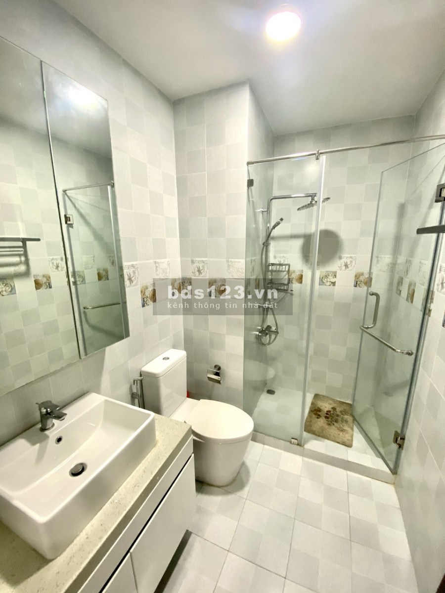 Gia Đình Cần Bán Villas Hà Đô Centrosa Q.10. DT : 5.5m x 16m . Trệt 2 Lầu ST. Giá 35 tỷ