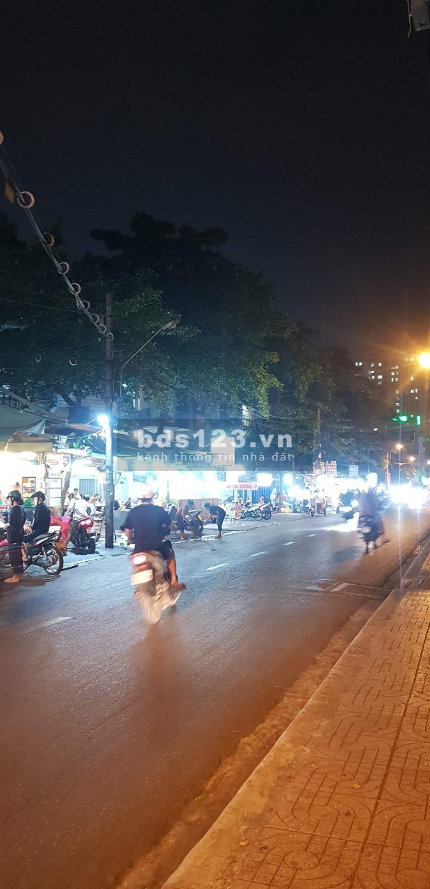 Bán nhà hẻm 737 Lạc Long Quân Tân Bình 5 tầng - 35m2 chỉ 5.2 tỷ