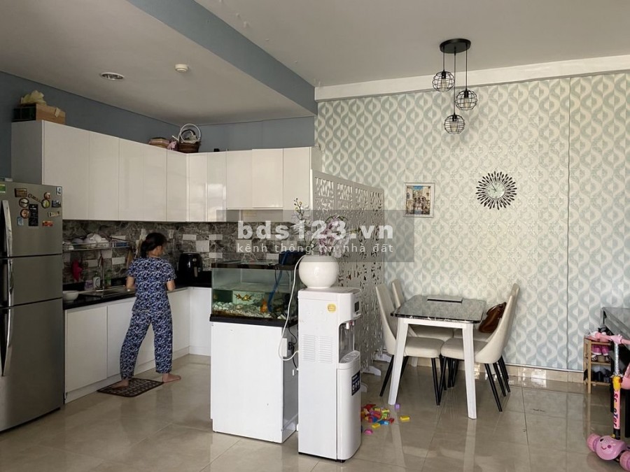 Cần cho thuê Căn hộ LuxCity Block B tầng thấp, 528 Huỳnh Tấn Phát, P.Bình Thuận