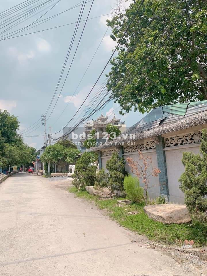 Bán Đất 60M Giá 2.9 Tỷ Hẻm Xe Tải. Sát Bên Ngã Tư Ga phía bên Gò Vấp