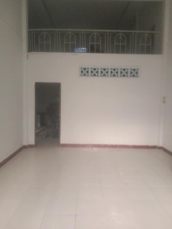 Chủ quá ngộp bán đại 100m2 nhà c4 ngang 5.6m GÒ Vấp P 11 HXH cách mặt đường 20m giá 6.75 tỷ TL mạnh