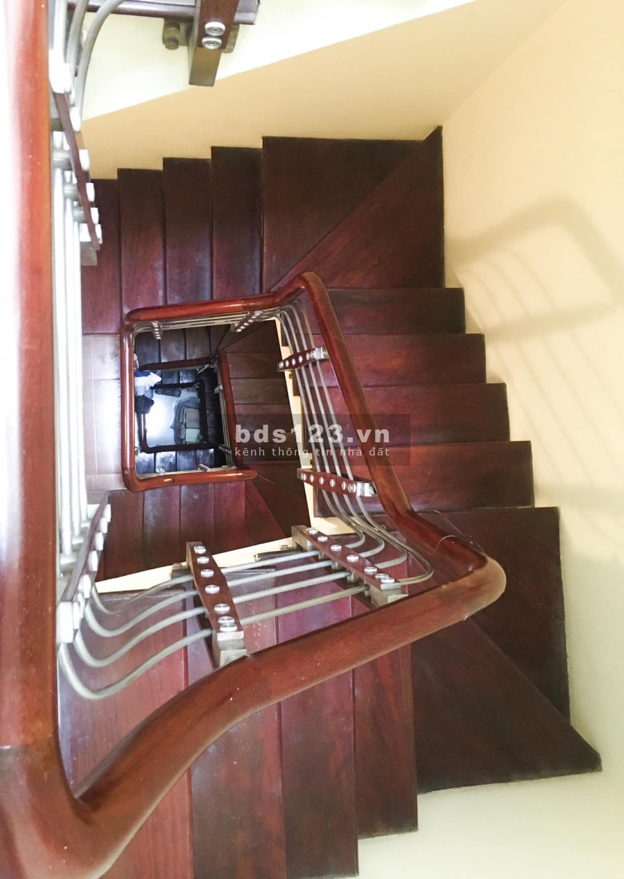 Bán gấp nhà riêng Phố Chùa Láng, Q. Đống Đa. LH: 0846 282 986.