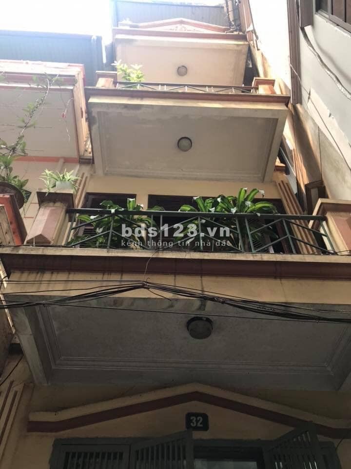 Bán nhà Đê Trần Khát Chân 35mx4T, giá 2.6 tỷ lh 0916010180