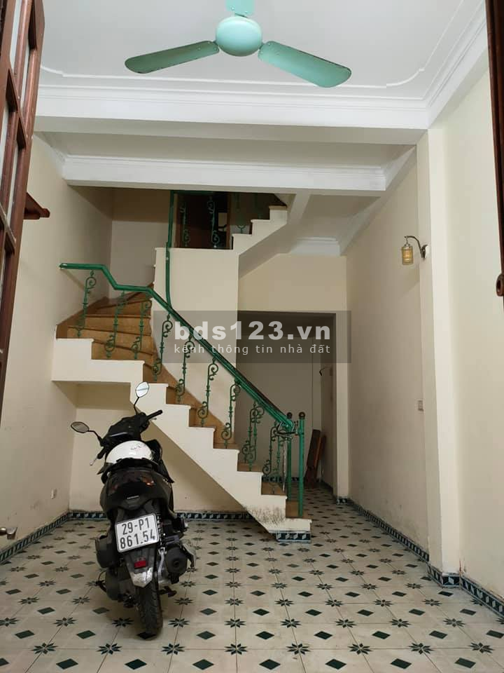 Tầm tiền chỉ có duy nhất 1 căn ngõ 79 Cầu Giấy 4 tầng 3 ngủ ở luôn giá 2.8 tỷ. LH 0398582332