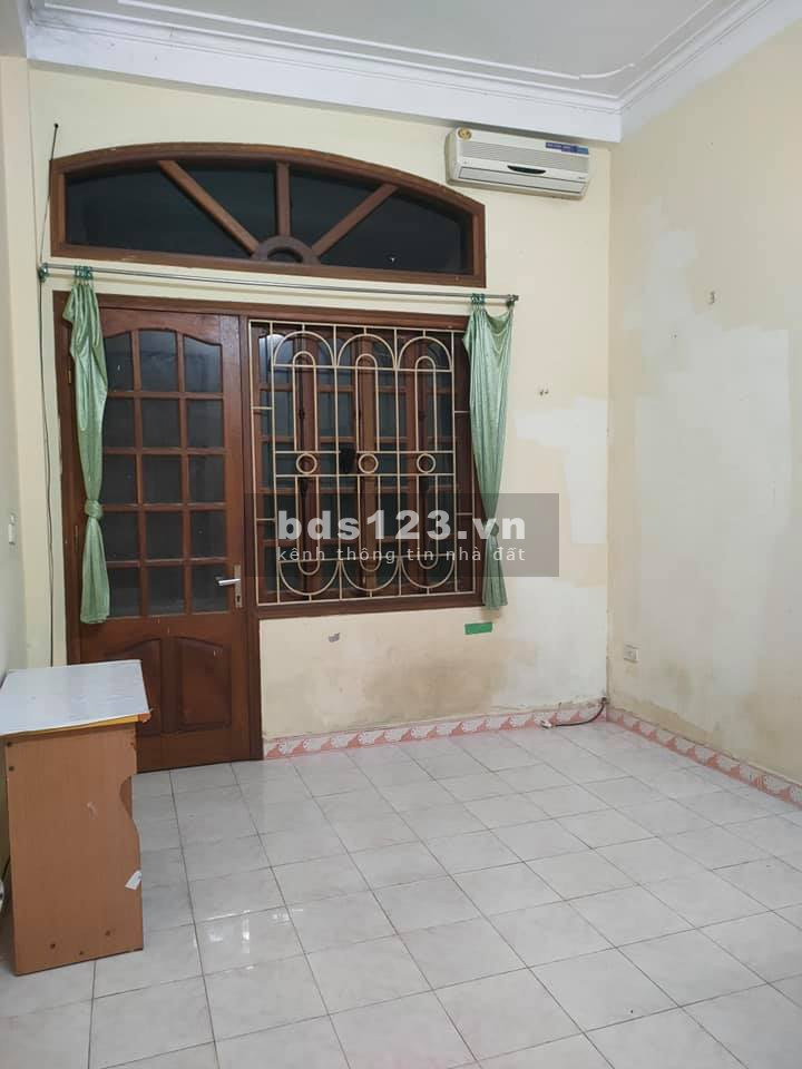 Tầm tiền chỉ có duy nhất 1 căn ngõ 79 Cầu Giấy 4 tầng 3 ngủ ở luôn giá 2.8 tỷ. LH 0398582332