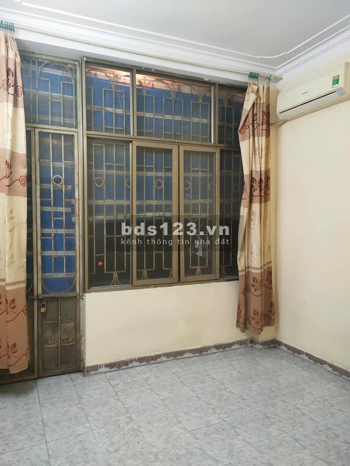 Tầm tiền chỉ có duy nhất 1 căn ngõ 79 Cầu Giấy 4 tầng 3 ngủ ở luôn giá 2.8 tỷ. LH 0398582332
