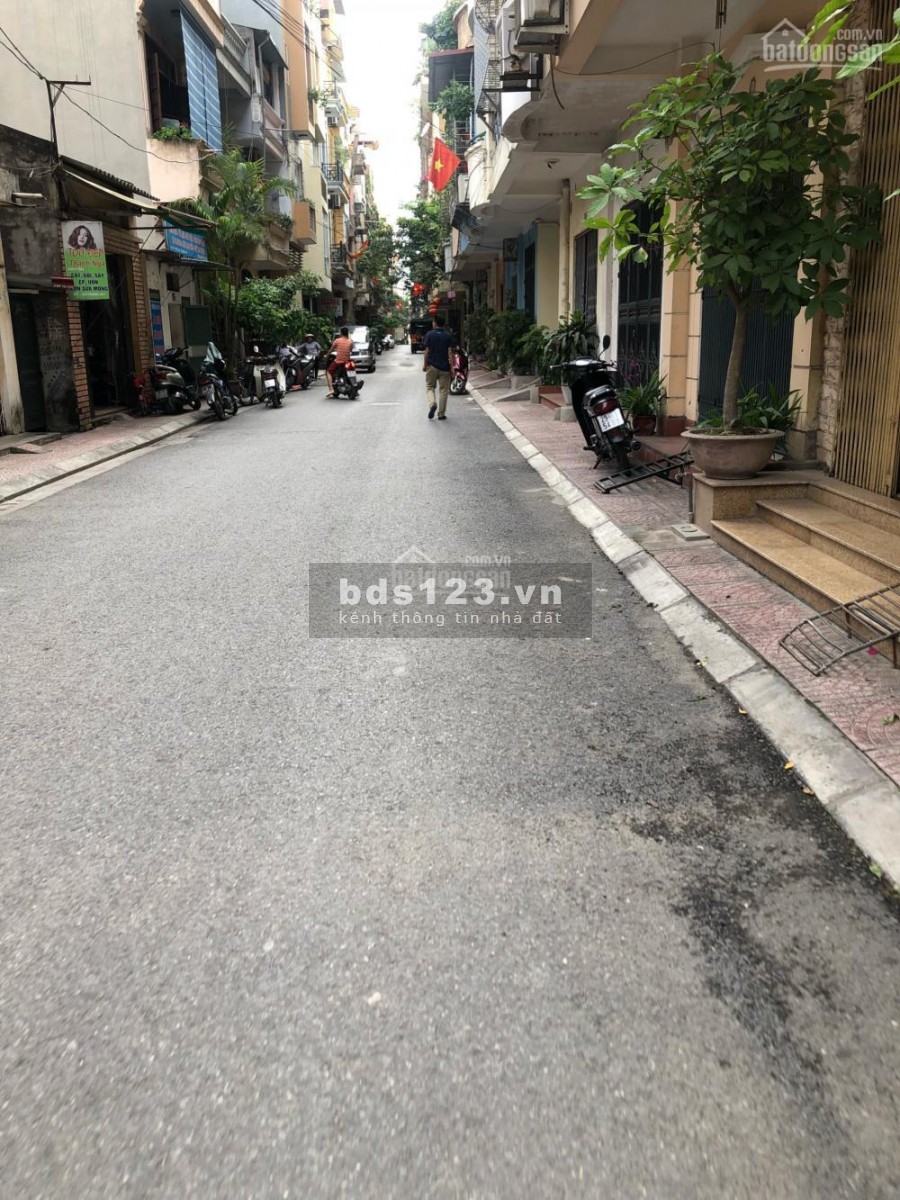 Bán nhà phố Ngọc Lâm, 64m2, 2.9 tỷ, Long Biên