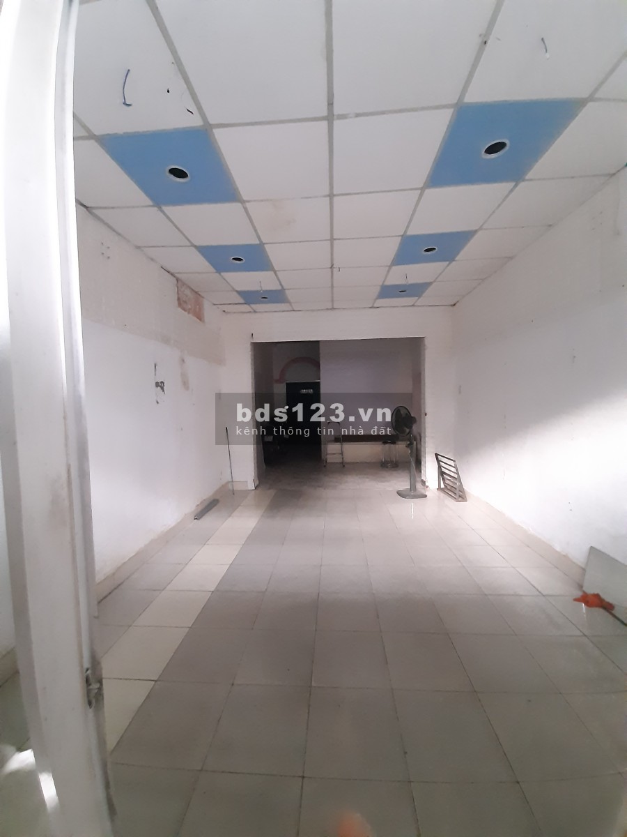 Cho thuê mặt bằng kinh doanh/ Đc: 97 Nguyễn Tất Thành p13 q4 Tphcm (LH chị Uyên: 0904957639)