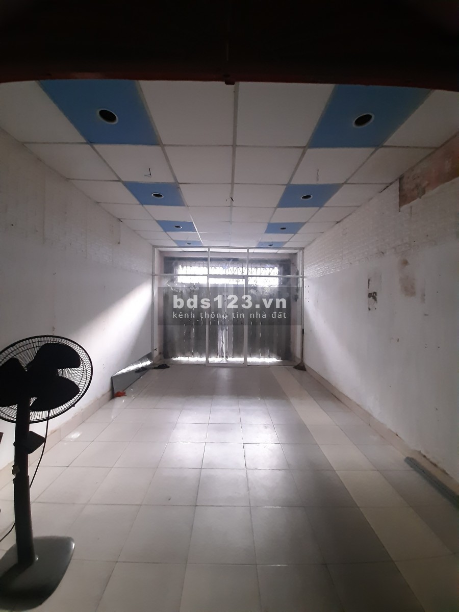 Cho thuê mặt bằng kinh doanh/ Đc: 97 Nguyễn Tất Thành p13 q4 Tphcm (LH chị Uyên: 0904957639)