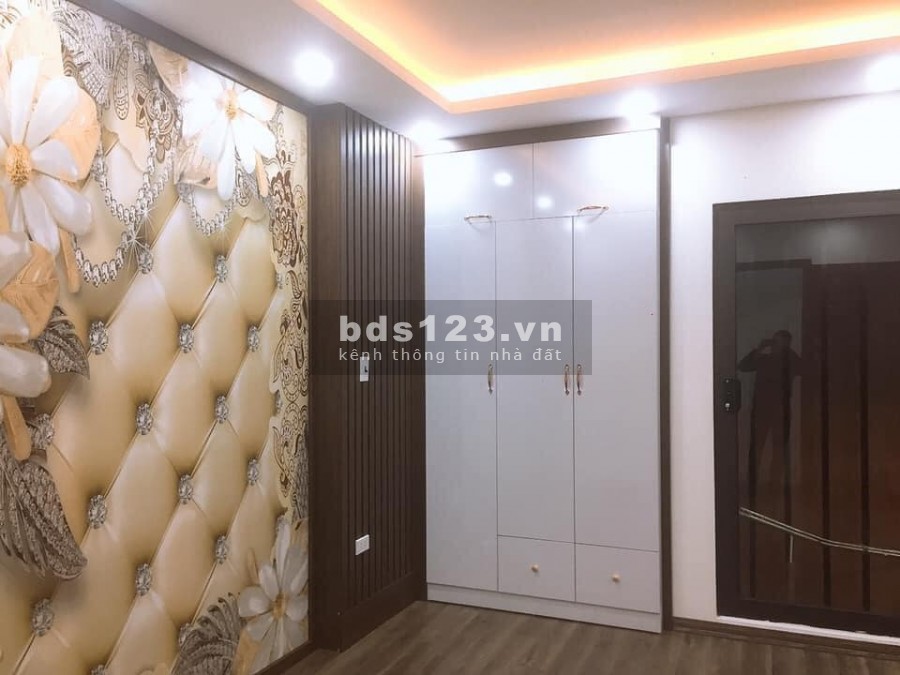 BÁN NHÀ QUẬN THANH XUÂN, 38M2 X 5T, MT 6M, LÔ GÓC, NHÀ MỚI, NGÕ TO, 4.1 TỶ.