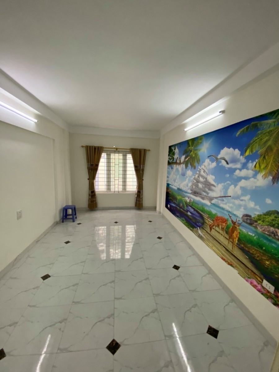 Bán nhà phố Ngũ Nhạc ngõ rộng 30mx5 tầng giá 2.4 tỷ