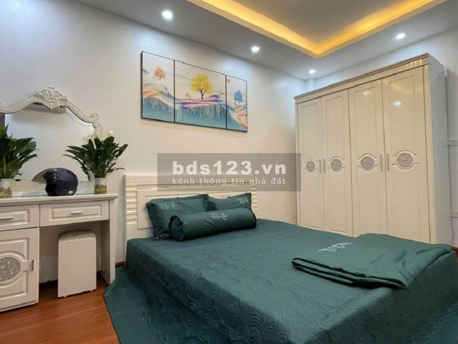 Bán nhà phố Trích Sài, Tây Hồ. Vỉa hè, ô tô, KD. 45m2, 4T nhỉnh 18 tỷ