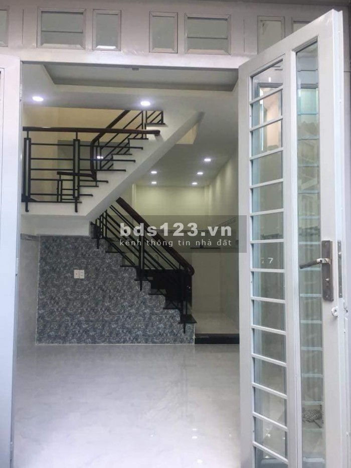 Cần bán nhà đường Ni Sư Huỳnh Liên Quận Tân Bình 33M2 giá rẻ 3 tỷ 25