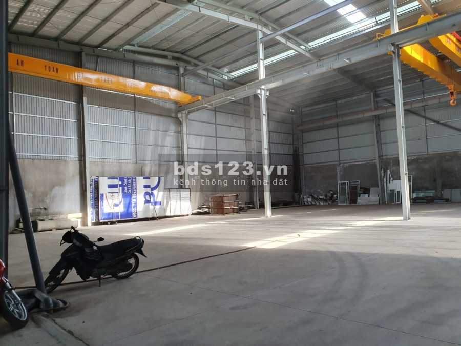 Cho thuê kho xưởng 1500m2 có cẩu trục góc 2 MT QL 1A Q. Thủ Đức