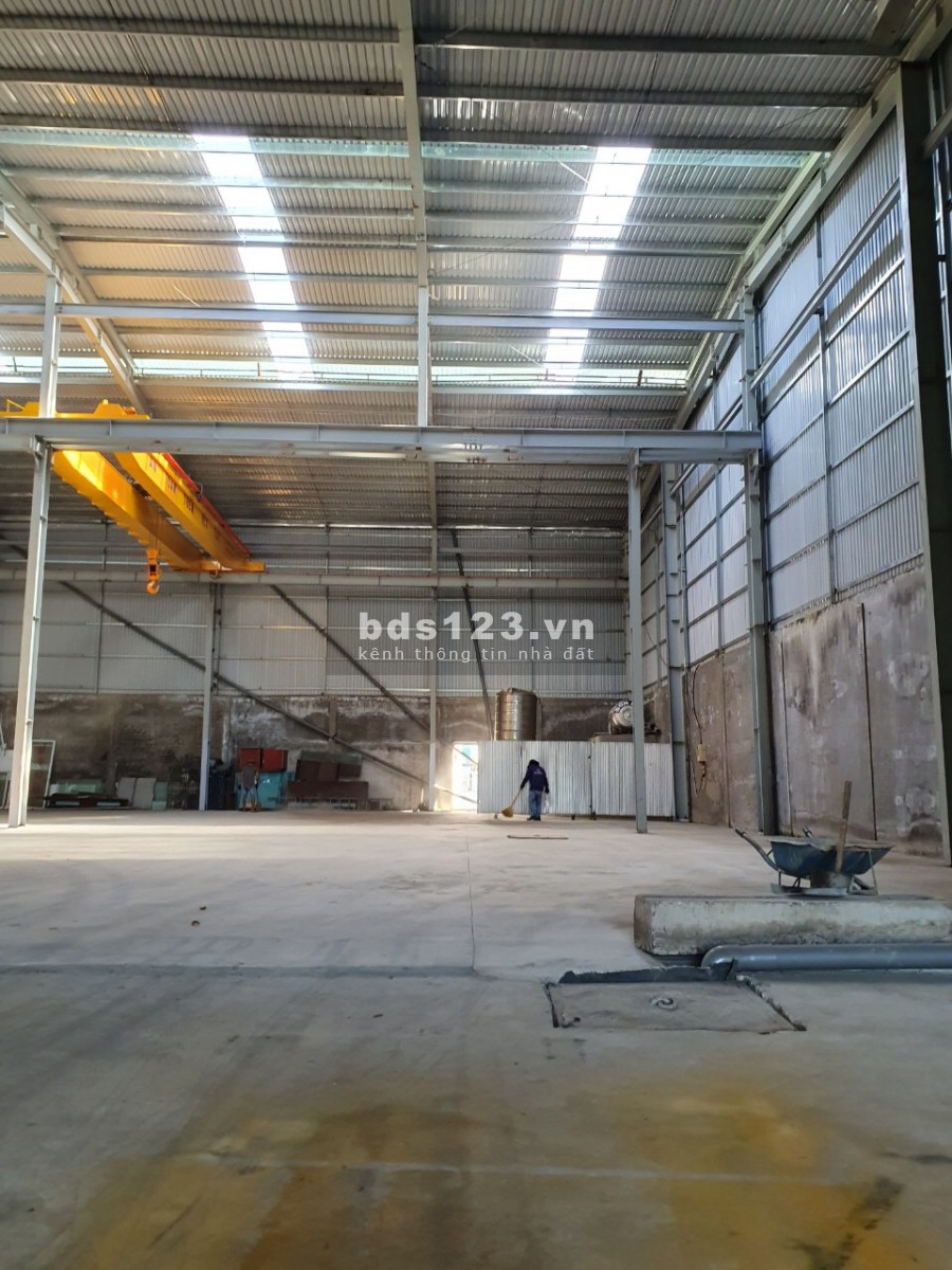 Cho thuê kho xưởng 1500m2 có cẩu trục góc 2 MT QL 1A Q. Thủ Đức