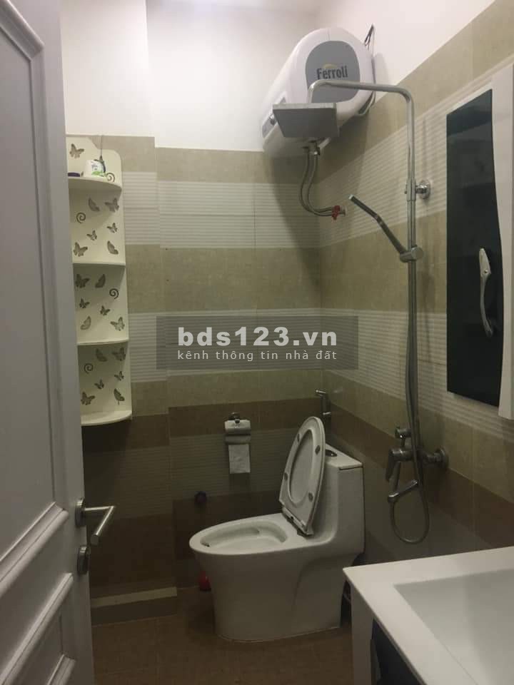 Nhà 31,9 m2 , 5 tầng, mặt tiền ⁸ 3,7 m giá chỉ 3,5 tỷ đông.