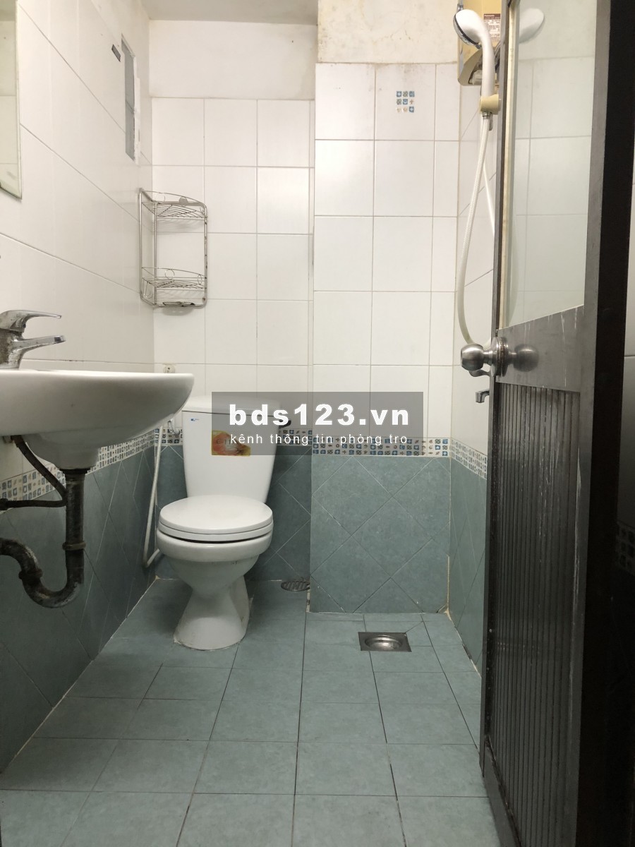 PHÒNG BAN CÔNG NỘI THẤT ĐẸP, THOÁNG MÁT GẦN CƯ XÁ ĐỒNG TIẾN