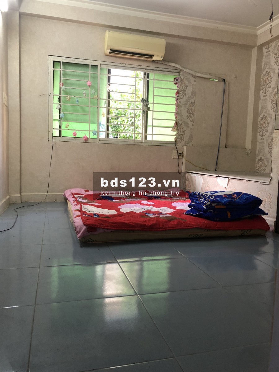 PHÒNG BAN CÔNG NỘI THẤT ĐẸP, THOÁNG MÁT GẦN CƯ XÁ ĐỒNG TIẾN