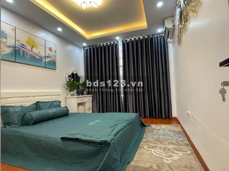 Bán nhà 70 m2 ngõ Mỹ Đình, ô tô đỗ 20 mét, MT 5,5m 2 mặt thoáng chỉ 6.1 tỷ
