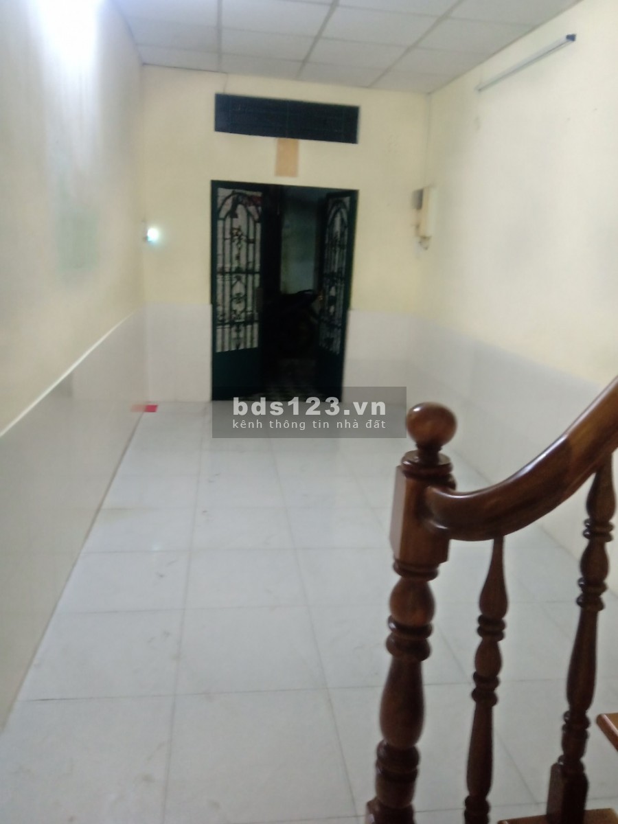 Cho thuê nhà cấp 4 gác lửng hẻm 715 Nguyễn Văn Quá vào 100m Đông Hưng Thuận Quận 12