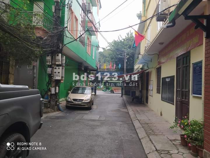 Bán Nhà Trần Quốc Hoàn 41m x 4T,mặt tiền: 4m,ÔTô đỗ cửa, Kinh Doanh.Giá: 6.3 Tỷ