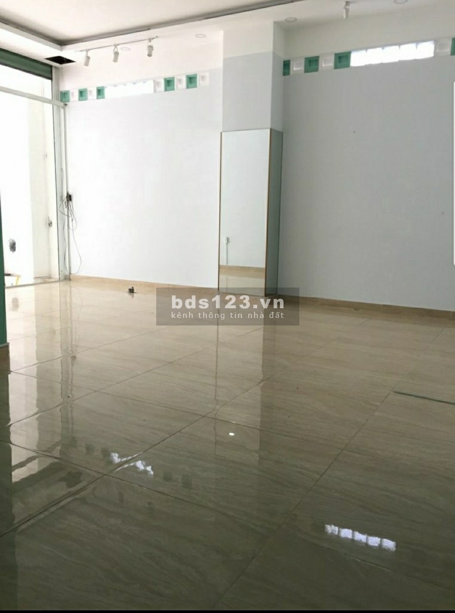 Cho thuê mặt bằng 125m2 đường Nguyễn Thị Thập giá 25 triệu