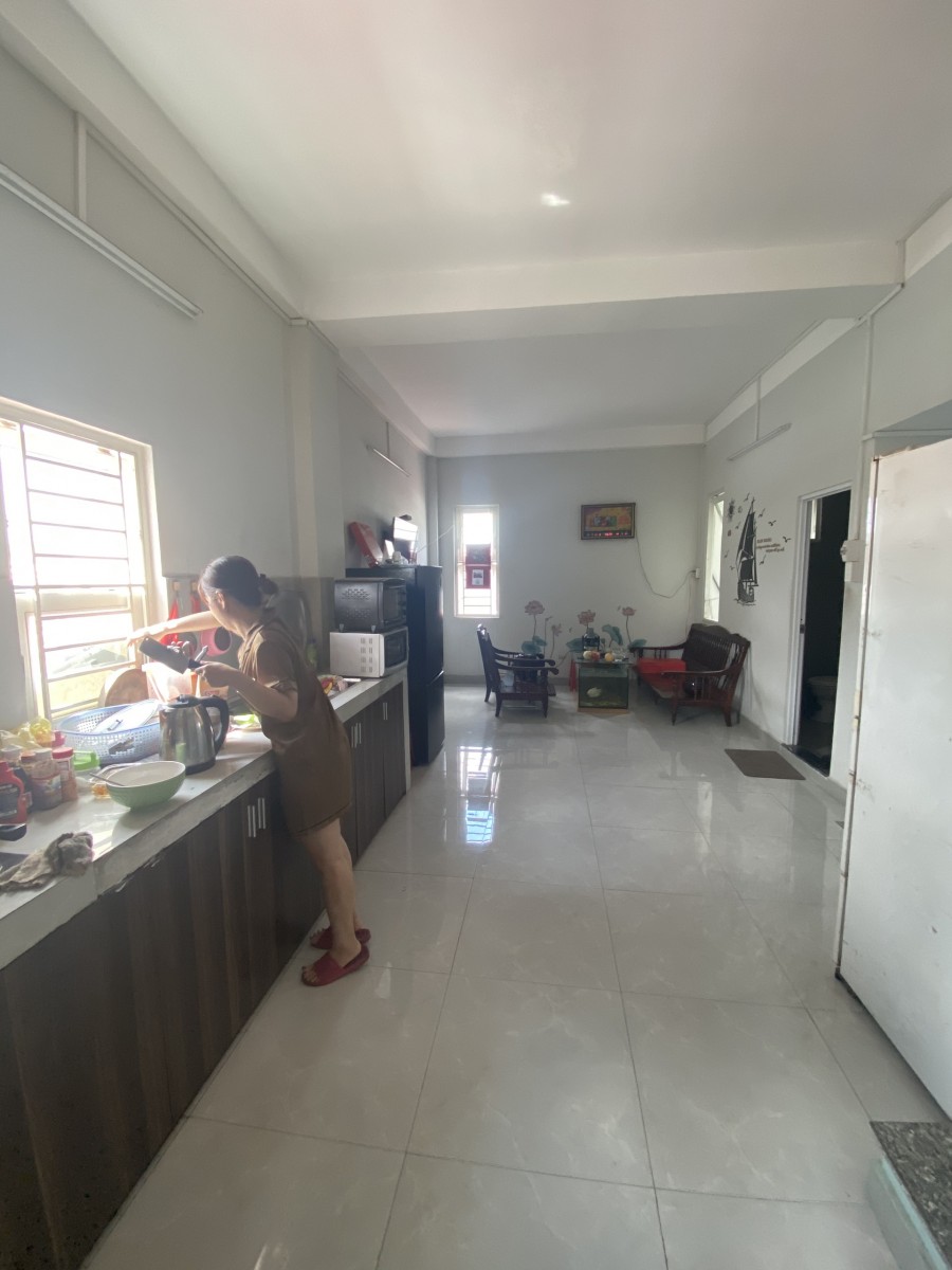 Nhà 1 trệt 2 lầu Long Bình Tân, gần BigC, sổ riêng thổ cư 100%, đường 2 xe hơi