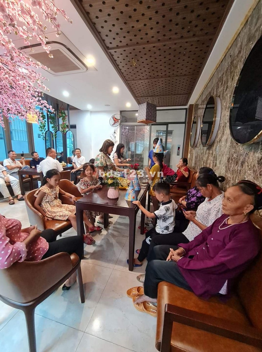 CẦN BÁN NHÀ CHÍNH CHỦ TẠI PHỐ TRẦN PHÚ HÀ ĐÔNG VỪA Ở VỪA KINH DOANH SIÊU THUẬN LỢI