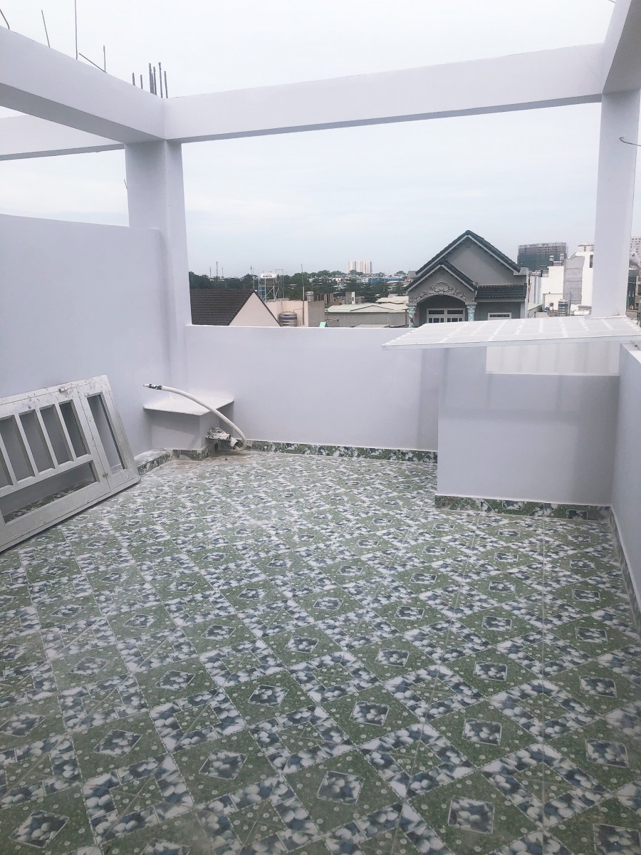 Bán nhà 5Pn, 1t2l sân thượng trước sau, TT 1.3 tỷ nhận nhà ngay