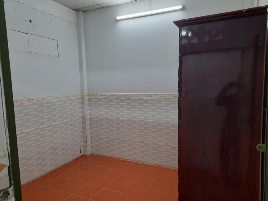 Cần tiền gấp bán nhà 50m2 cách MT Lê Đức Thọ P16 50m giá 3.5 tỷ TL