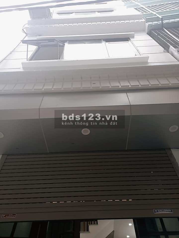Bán nhà 40m2 Thanh Xuân quận ô tô đỗ cửa